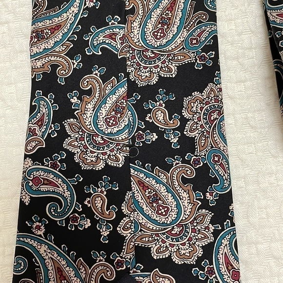 Liberty London 100% Silk Paisley Design Black,Teal & Tan Tie—Great Looking! EUC - Picture 6 of 8